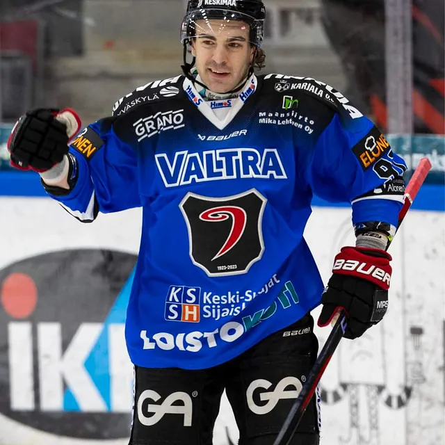 Liiga Sport Wear valmistaa peliasun jääkiekkoilijoille